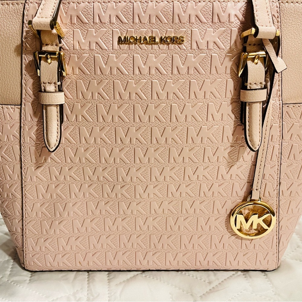 MICHAEL KORS CHARLOTTE LARGE EMBOSSED POWDER BLUSH PURSE.